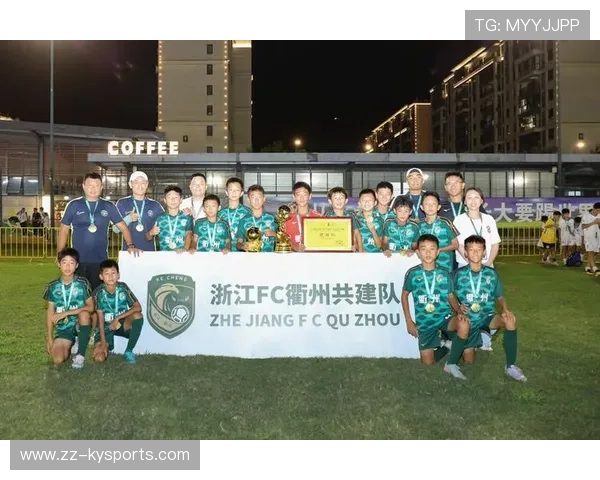 足球俱乐部在青训中推行学业奖学金与职业规划并行支持，足球俱乐部青训总结